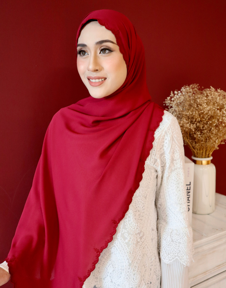 Seri Embroidered Rumba Red